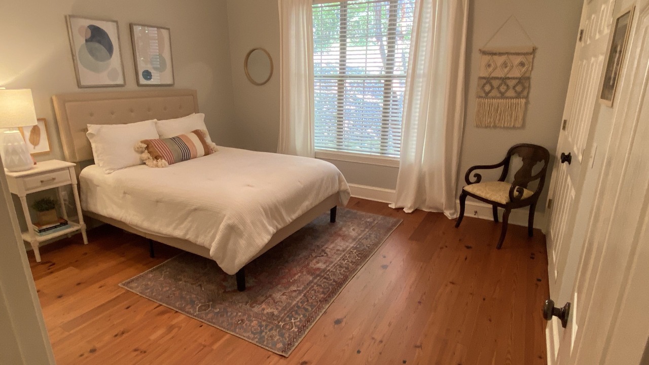 Photo of Bedroom in Woodland Hills Estates
