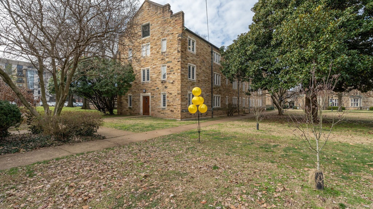 Photo of Outdoor in Music Row