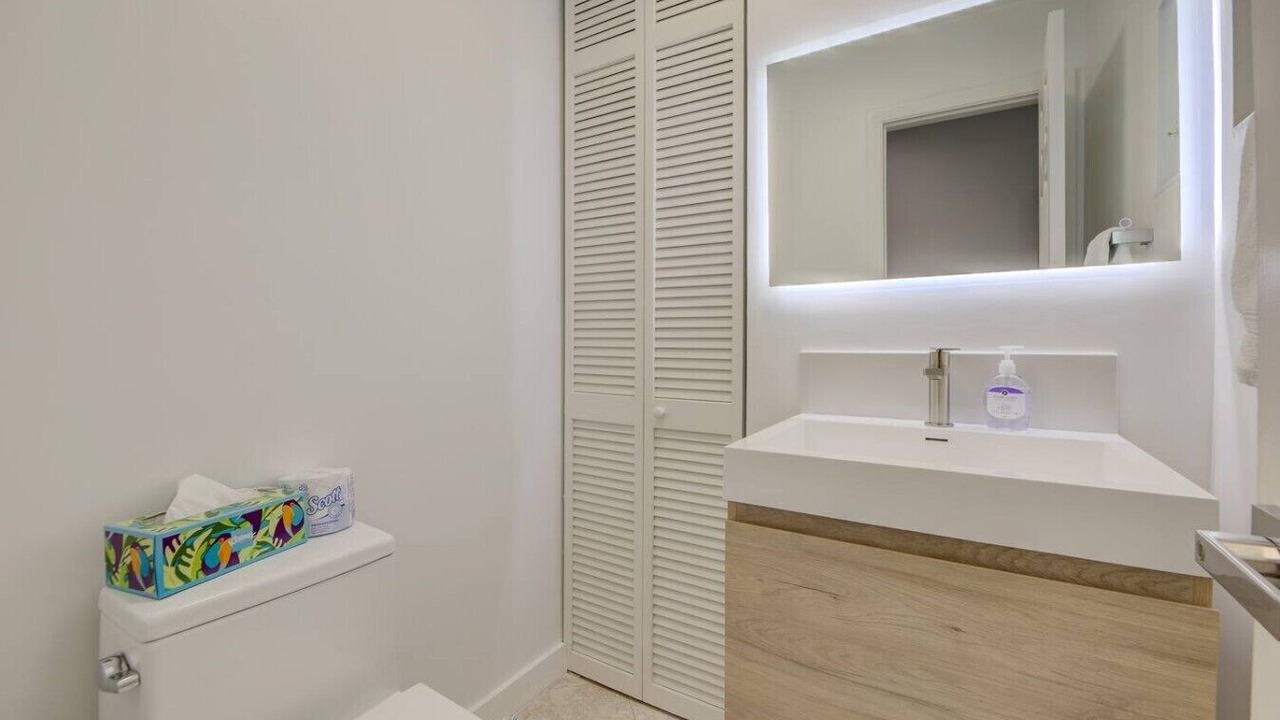 Photo of Bathroom in Coral Ridge