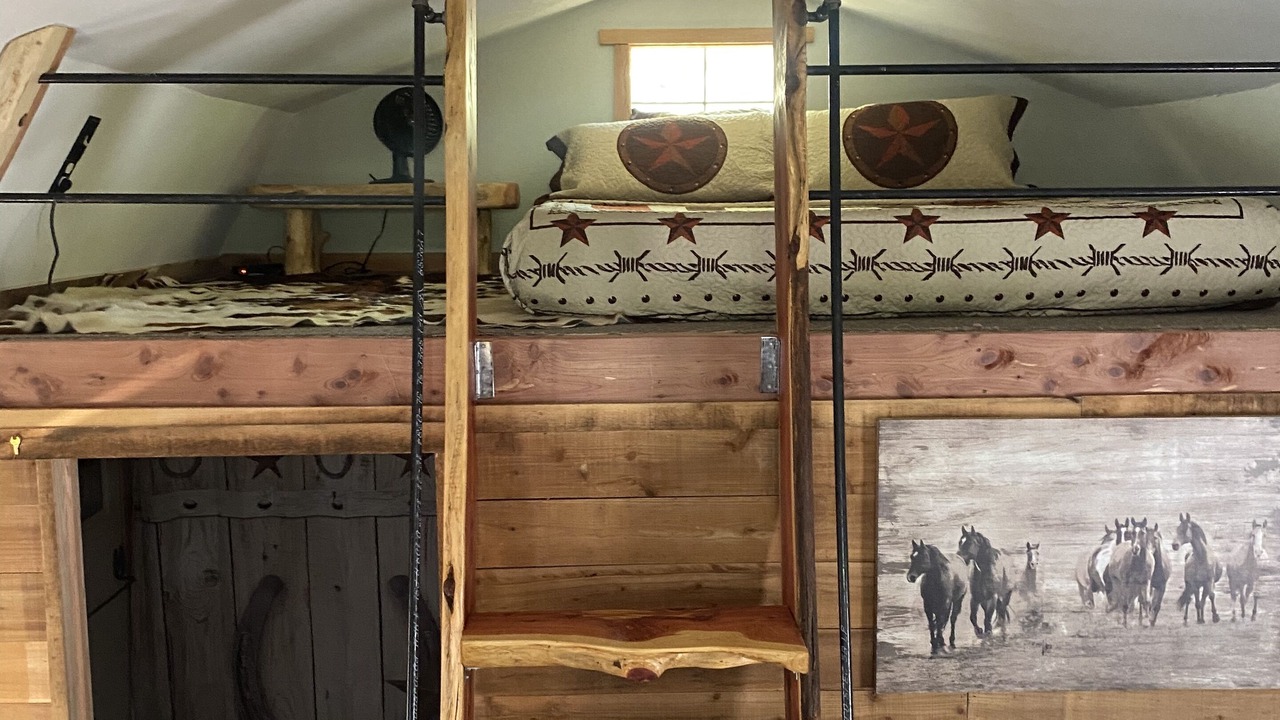 Photo of Bedroom in Eminence
