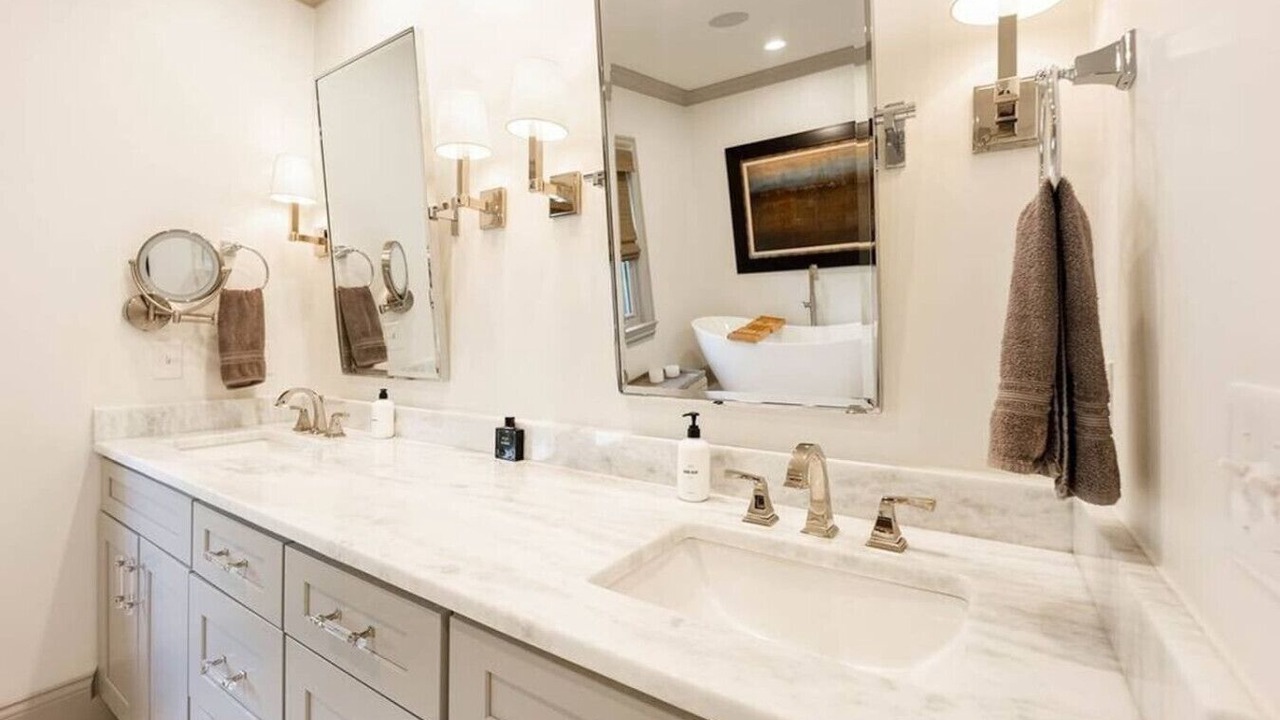 Photo of Bathroom in 12 South