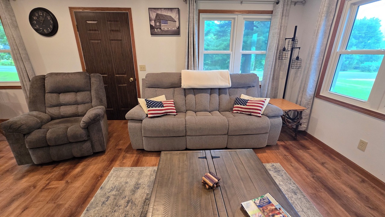 Photo of Livingroom in Hillsboro