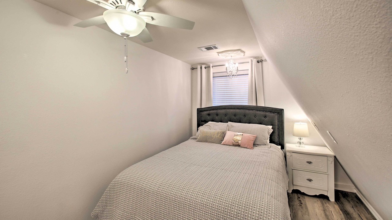 Photo of Bedroom in Lake Hamilton