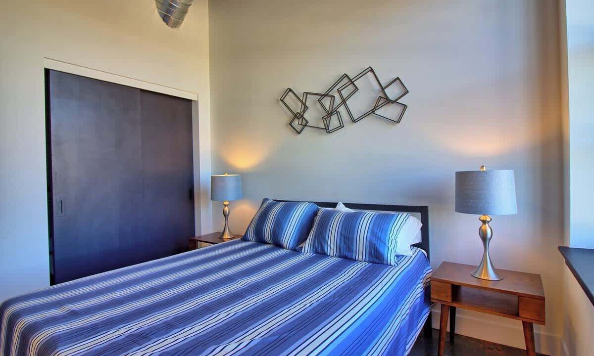Photo of Bedroom in Midtown