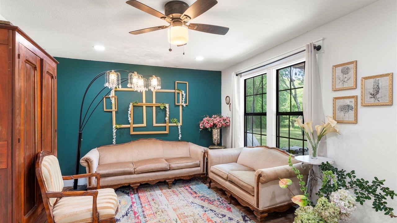 Photo of Livingroom in Mount Pleasant