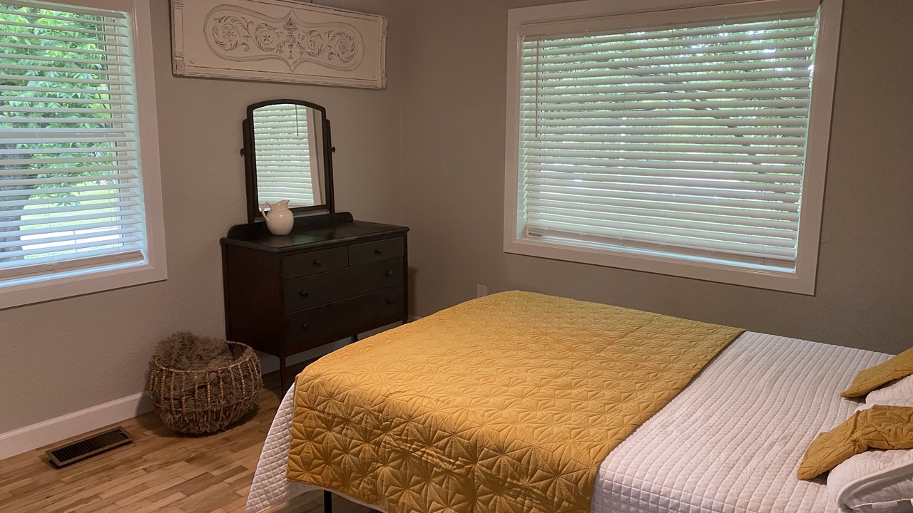 Photo of Bedroom in Greenwood