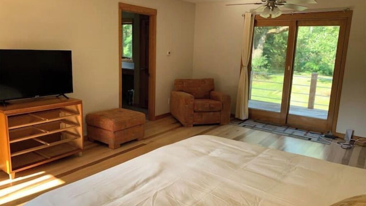 Photo of Bedroom in Edmund