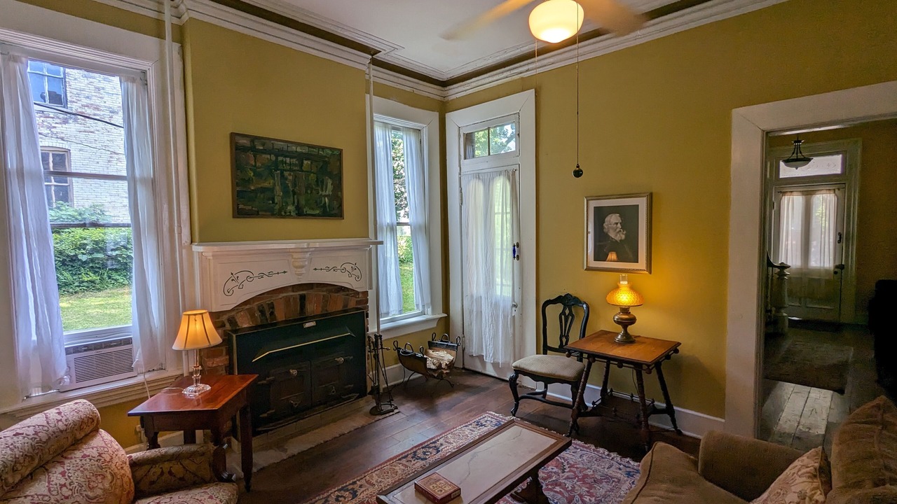Photo of Livingroom in Hannibal