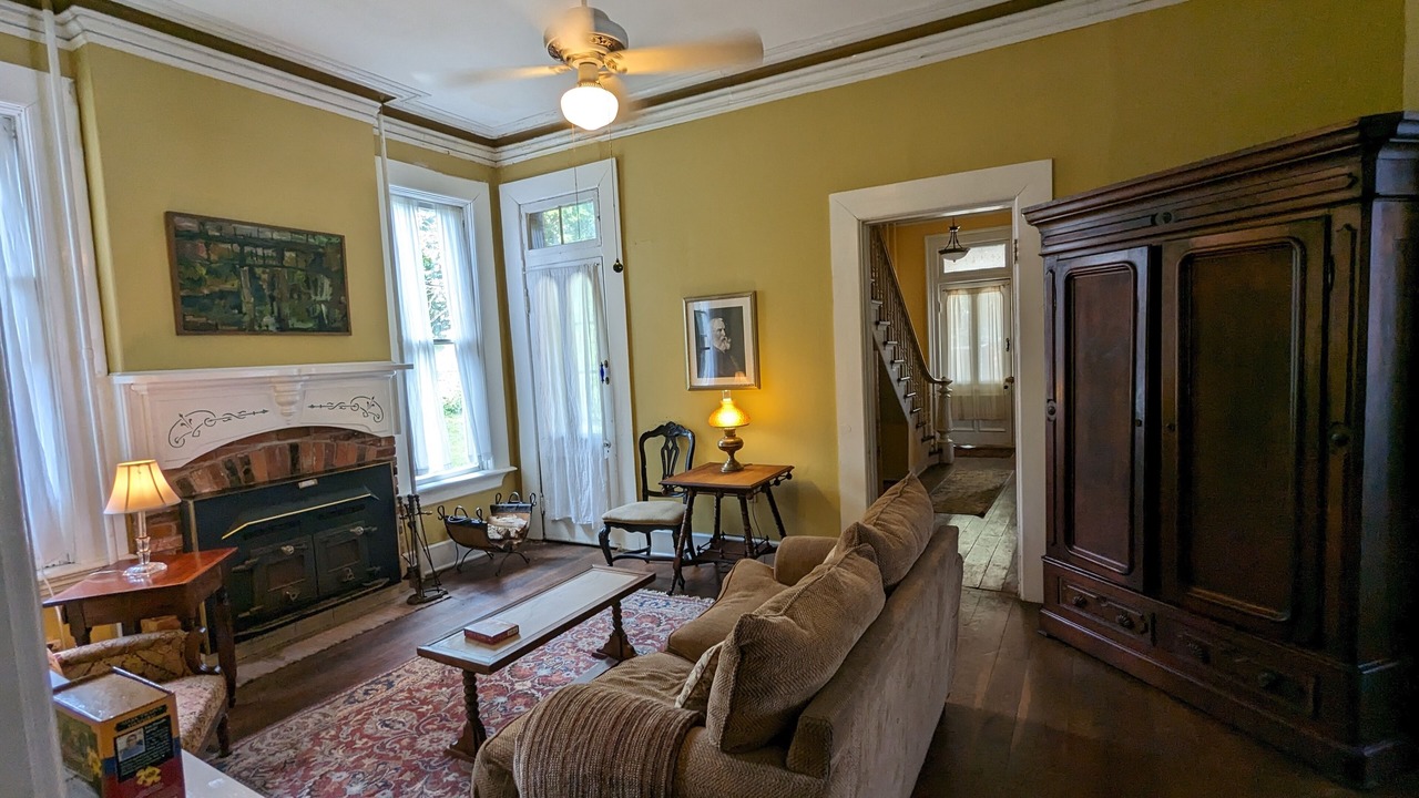 Photo of Livingroom in Hannibal