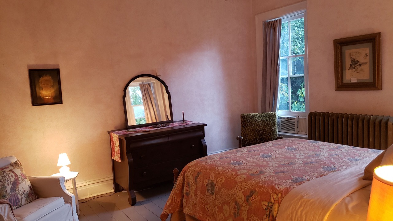 Photo of Bedroom in Hannibal