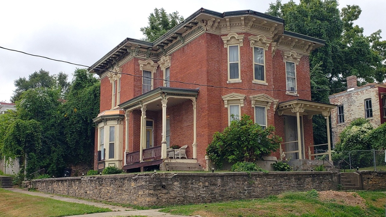 Photo of Others in Hannibal