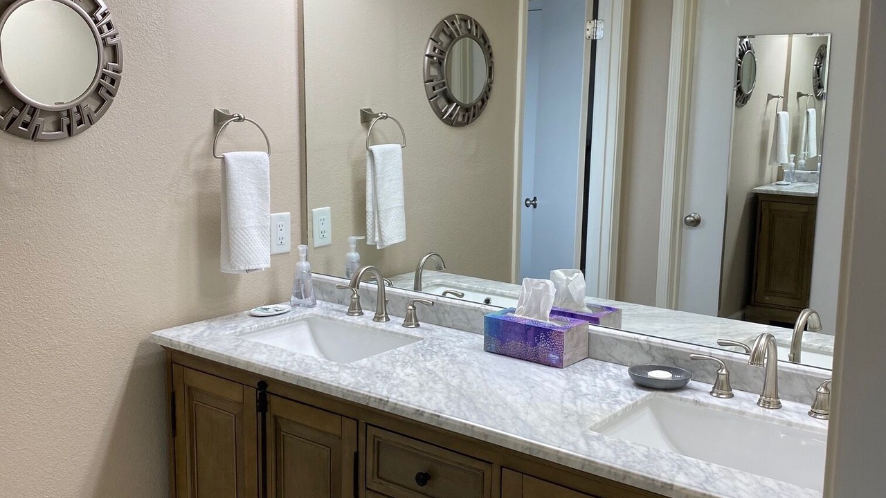 Photo of Bathroom in Lake Hamilton