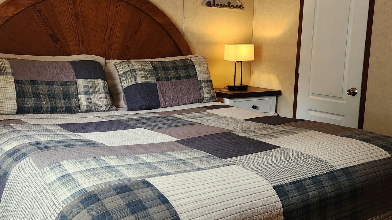 Photo of Bedroom in Glenwood