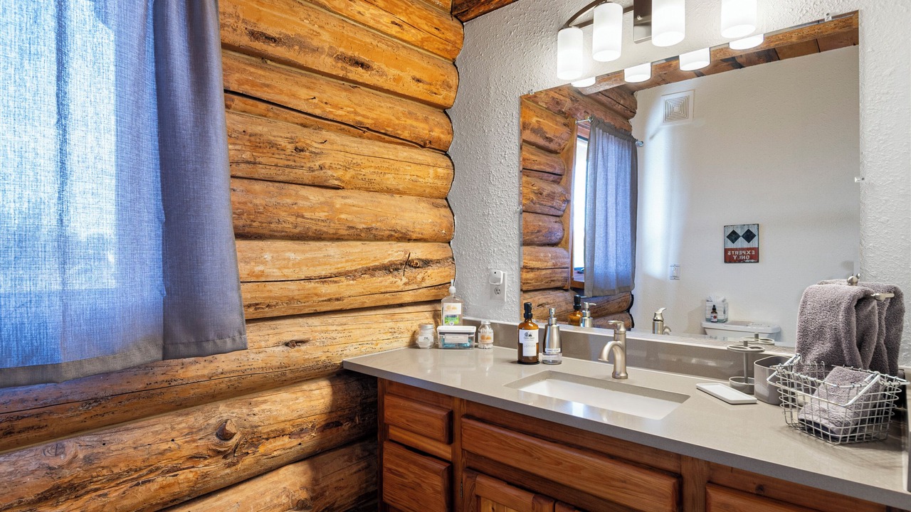 Photo of Bathroom in Terrebonne