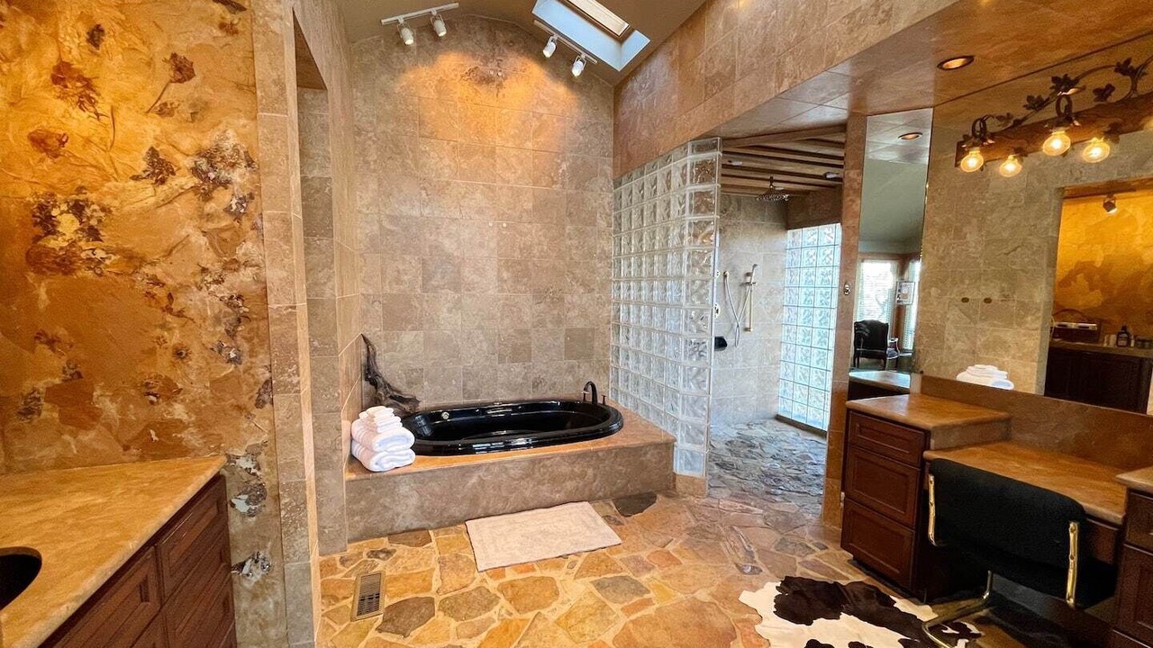 Photo of Bathroom in Lakeland