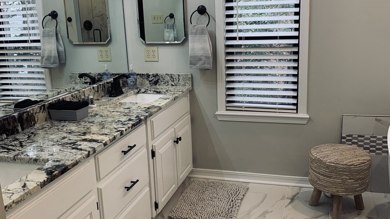 Photo of Bathroom in Lake Hamilton