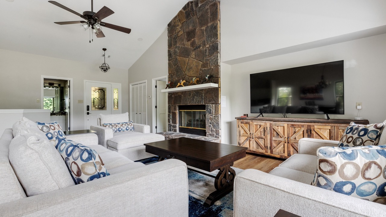 Photo of Livingroom in Lake Hamilton