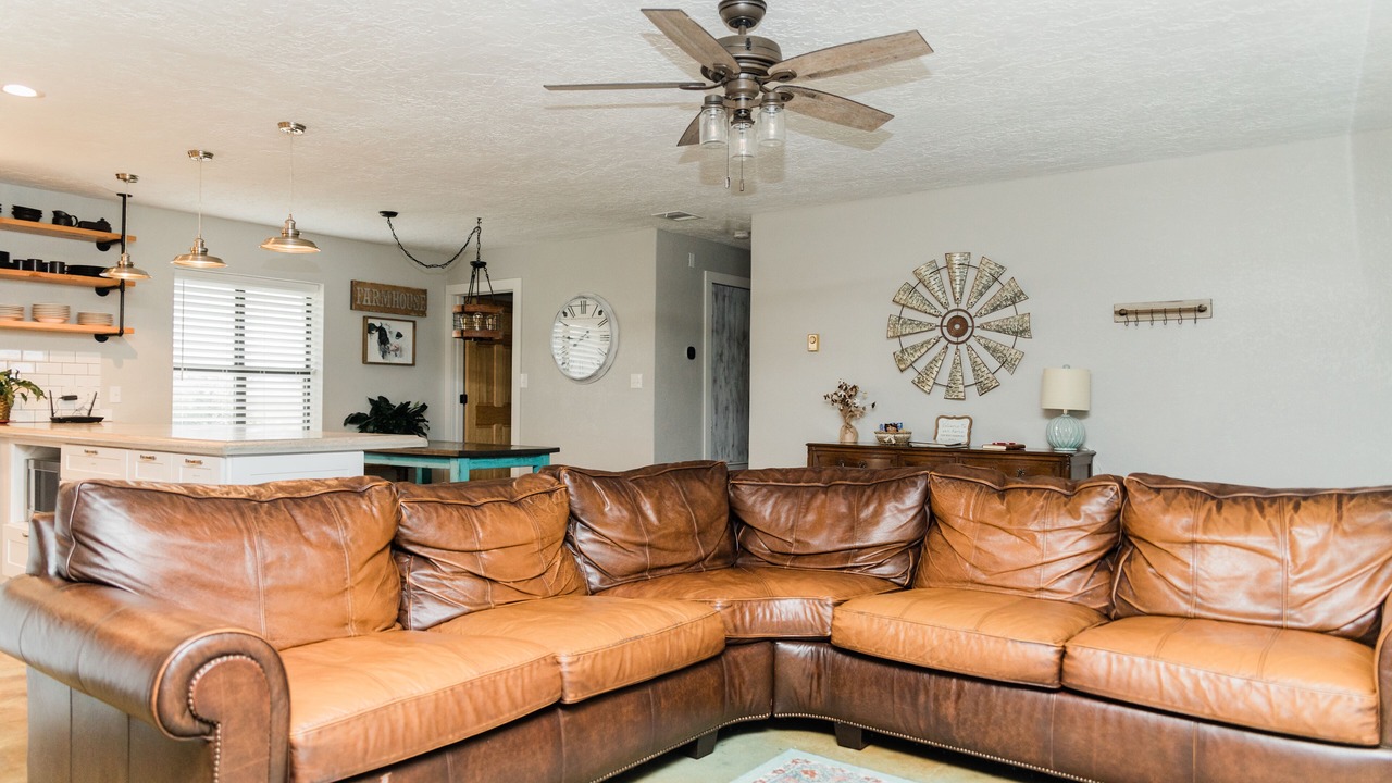 Photo of Livingroom in Sulphur