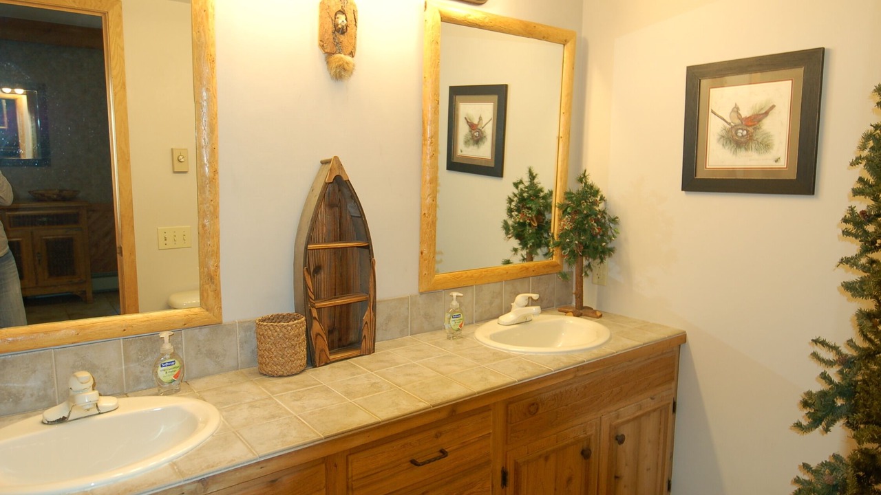 Photo of Bathroom in Mikana