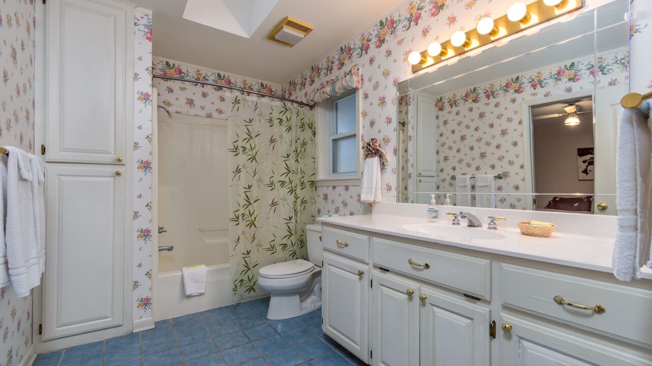 Photo of Bathroom in Hot Springs Village