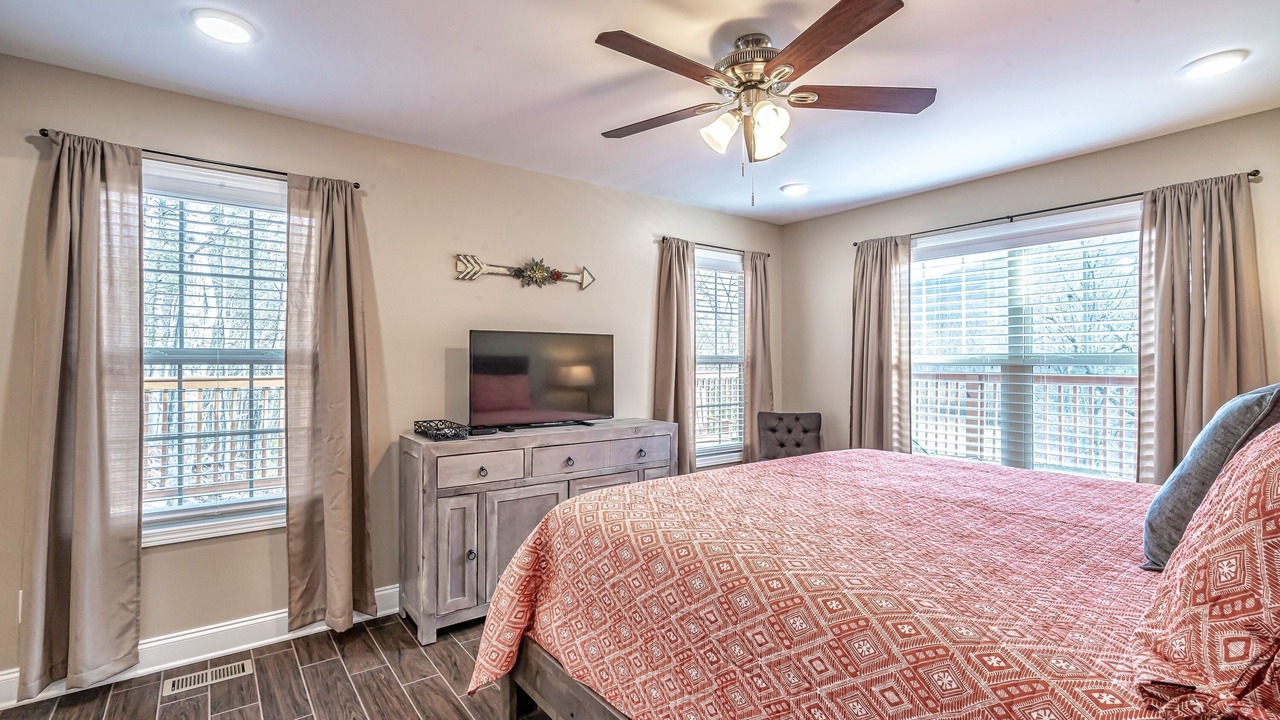 Photo of Bedroom in Maryville