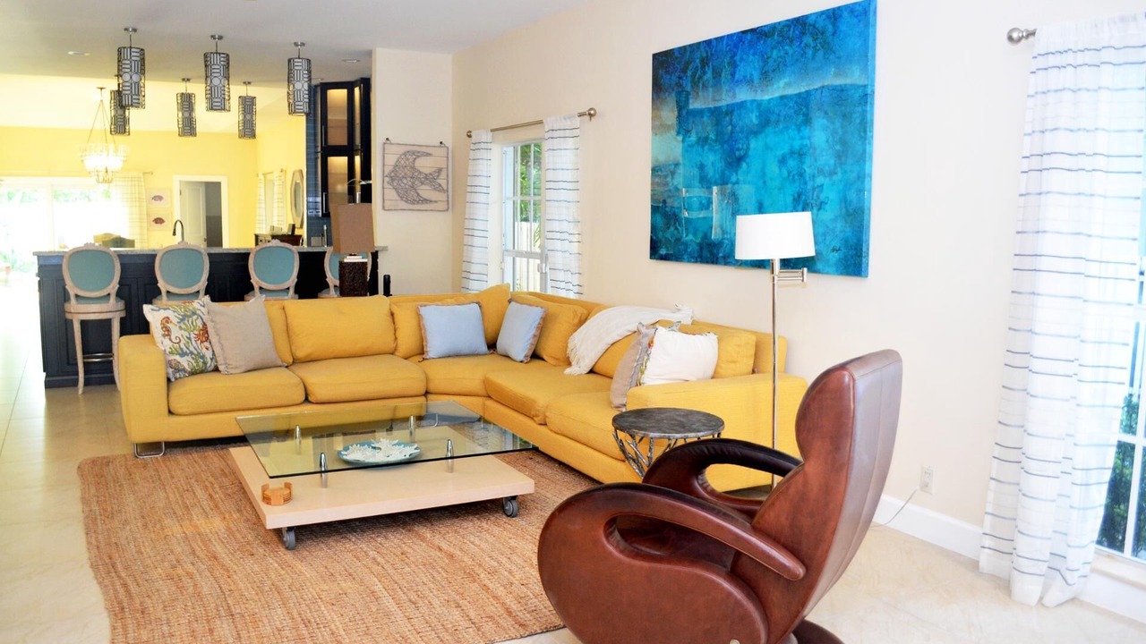 Photo of Livingroom in Lauderdale Beach