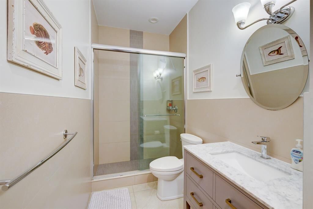 Photo of Bathroom in Lauderdale Beach