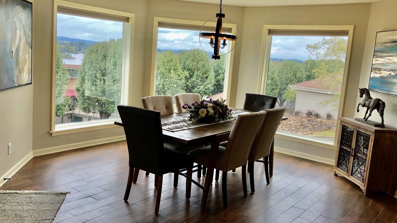 Photo of Bedroom in Lake Hamilton