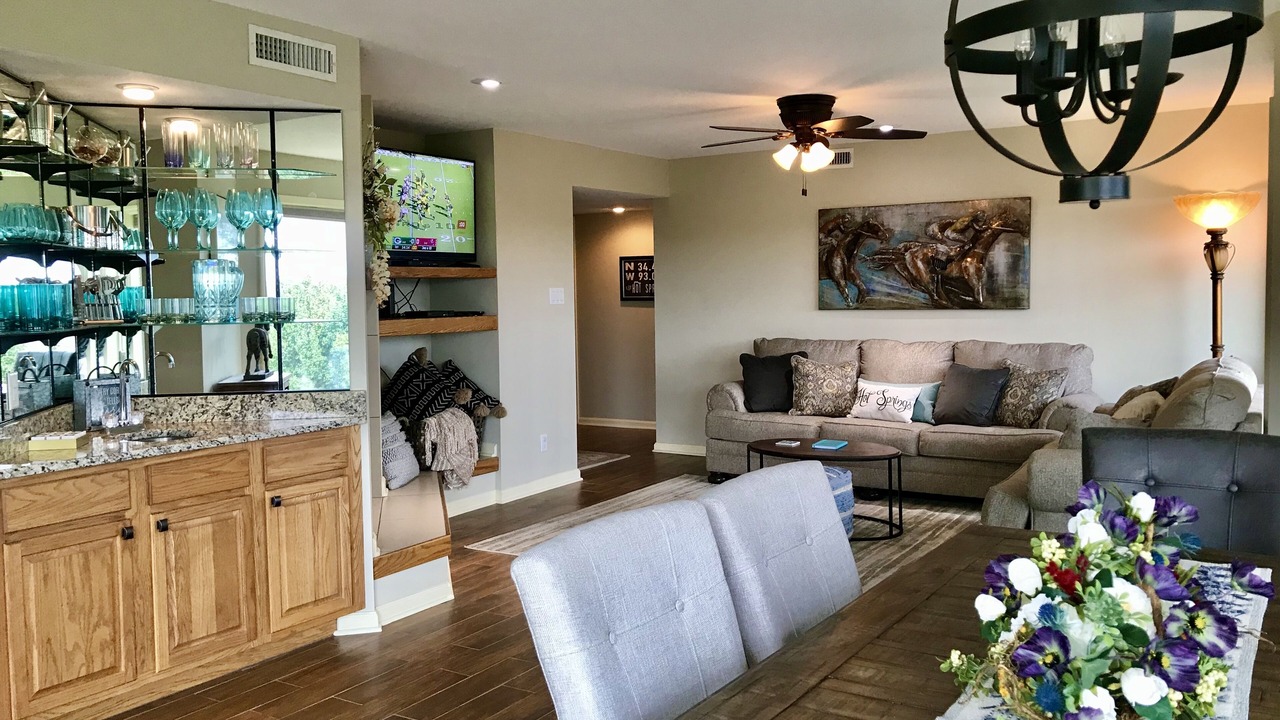 Photo of Bedroom in Lake Hamilton
