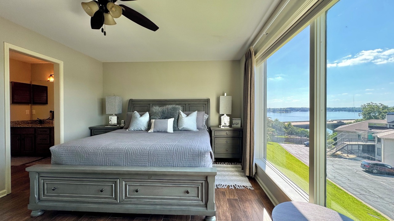Photo of Bedroom in Lake Hamilton