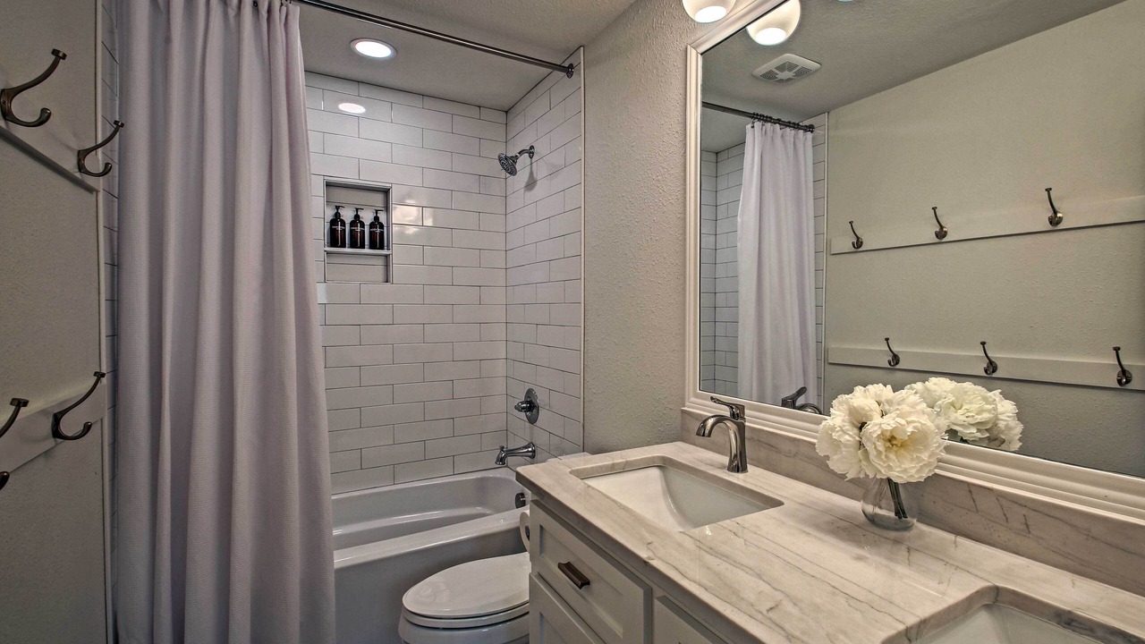 Photo of Bathroom in Piney