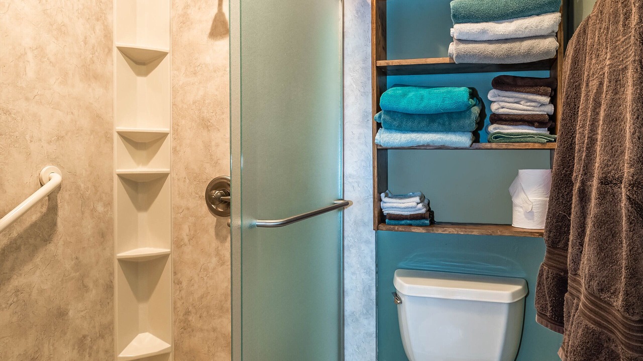 Photo of Bathroom in Holiday Island