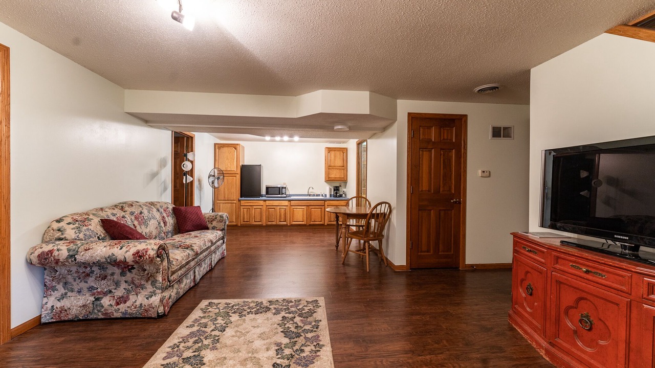 Photo of Livingroom in Mather