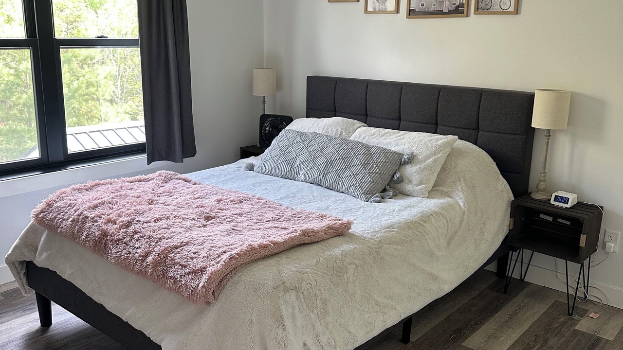Photo of Bedroom in Cornell
