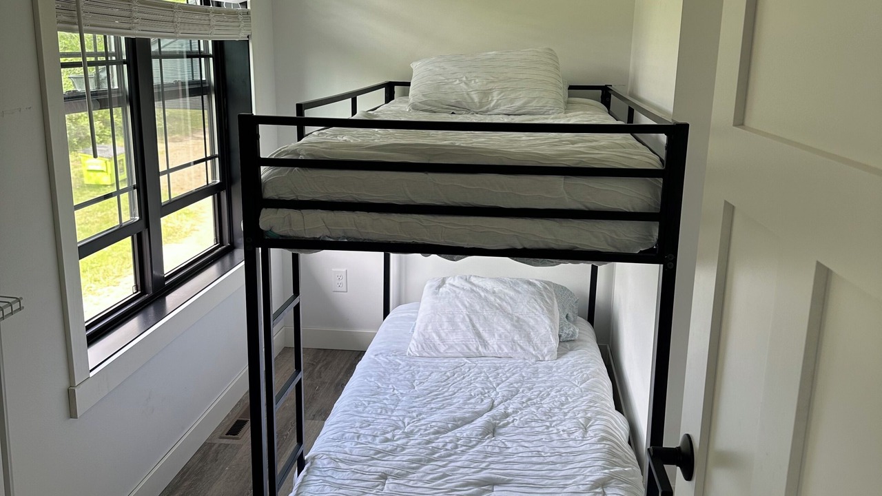 Photo of Bedroom in Cornell