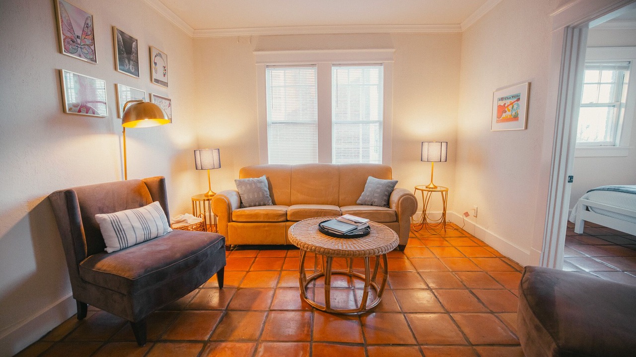 Photo of Livingroom in Hillsboro Village