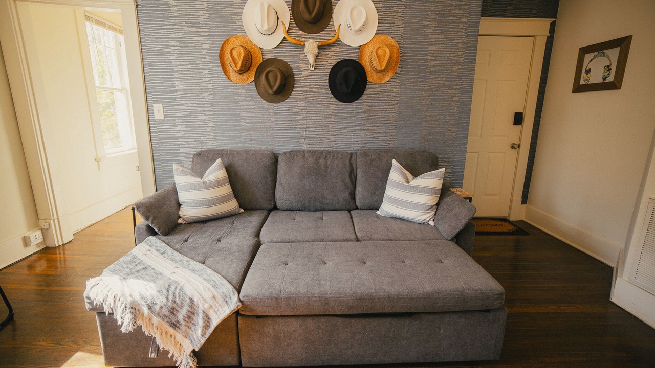 Photo of Livingroom in Hillsboro Village