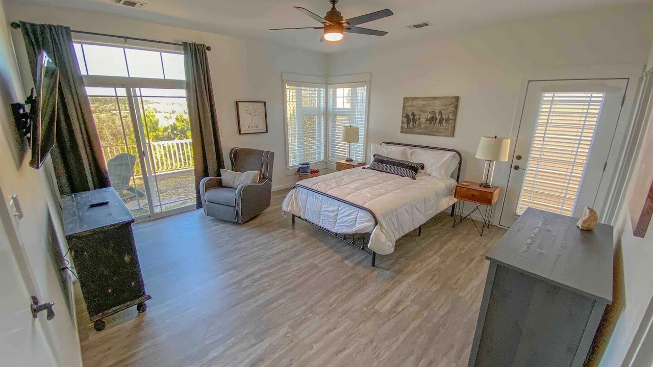 Photo of Bedroom in Royal