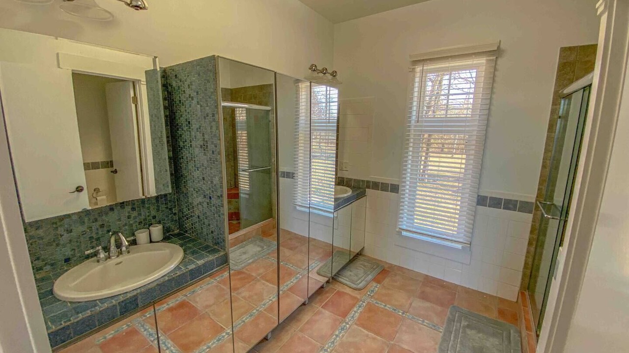 Photo of Bathroom in Royal