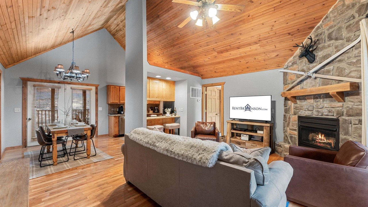 Photo of Livingroom in Branson West