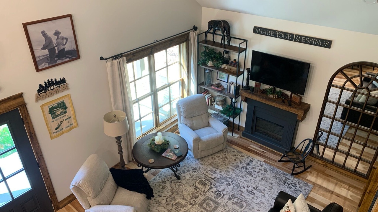 Photo of Livingroom in Drake