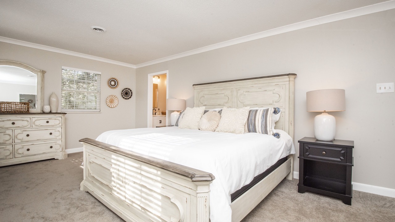Photo of Bedroom in Ashley Oaks