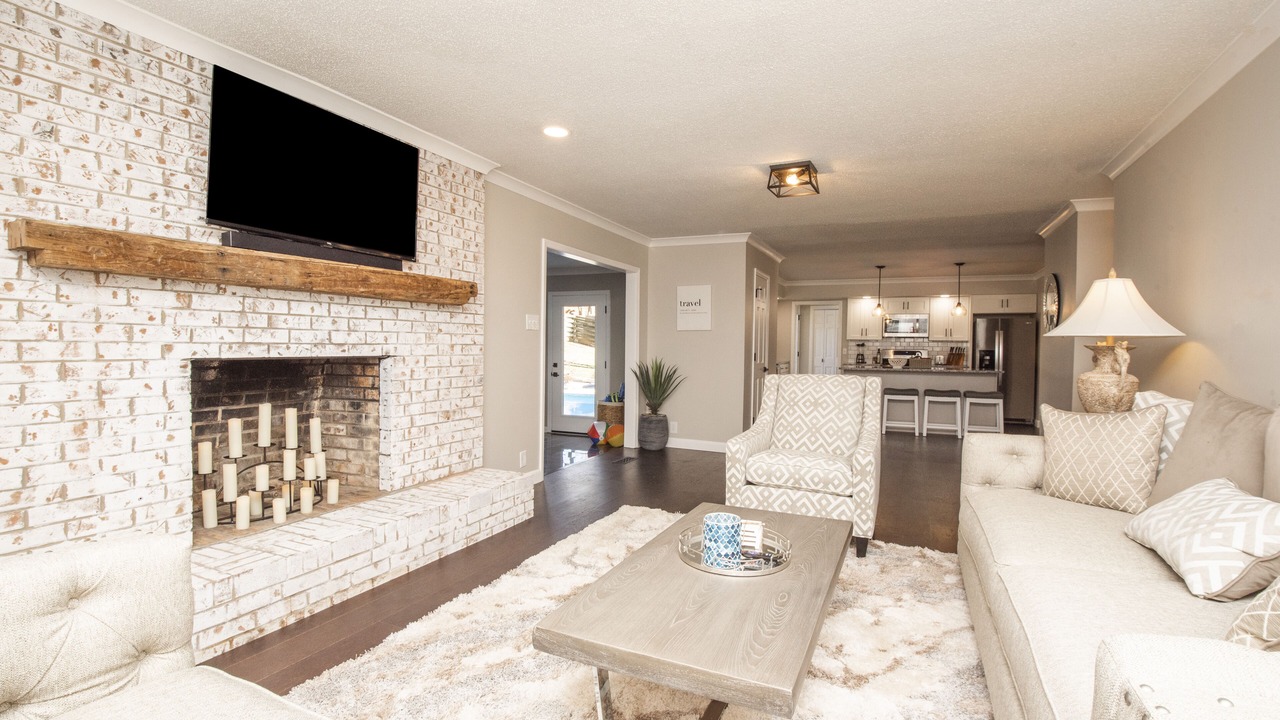 Photo of Livingroom in Ashley Oaks