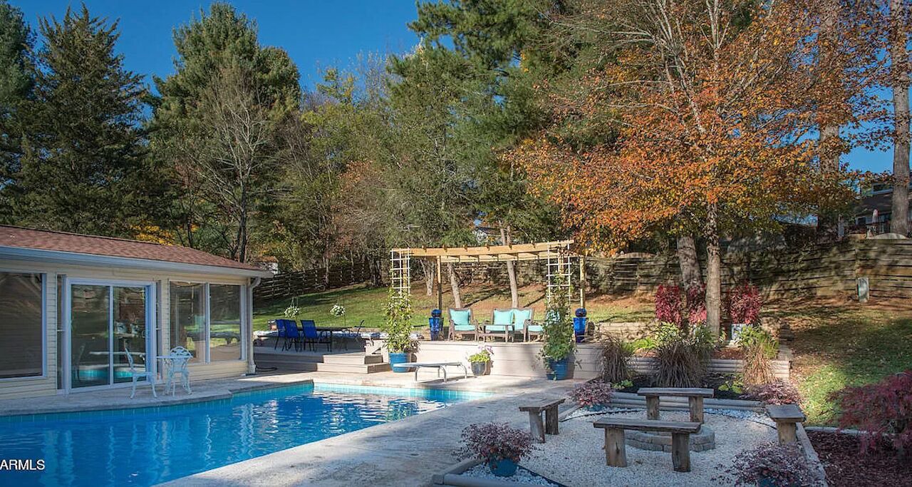Photo of Outdoor in Ashley Oaks
