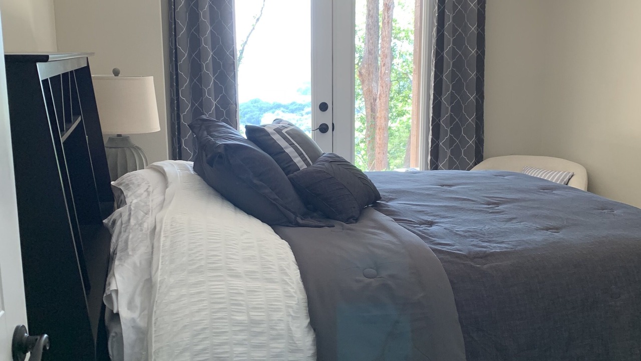 Photo of Bedroom in Garfield