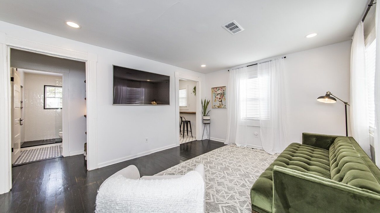 Photo of Livingroom in Capital View