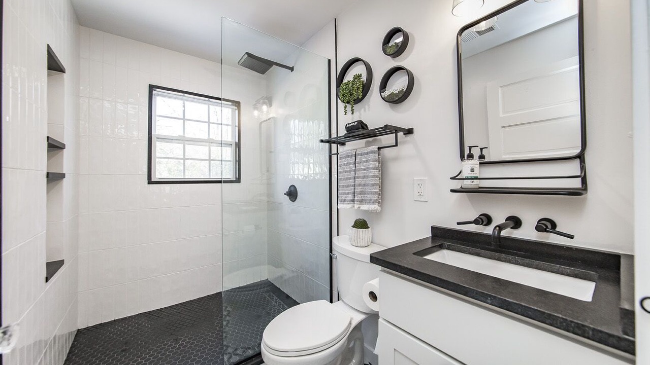 Photo of Bathroom in Capital View