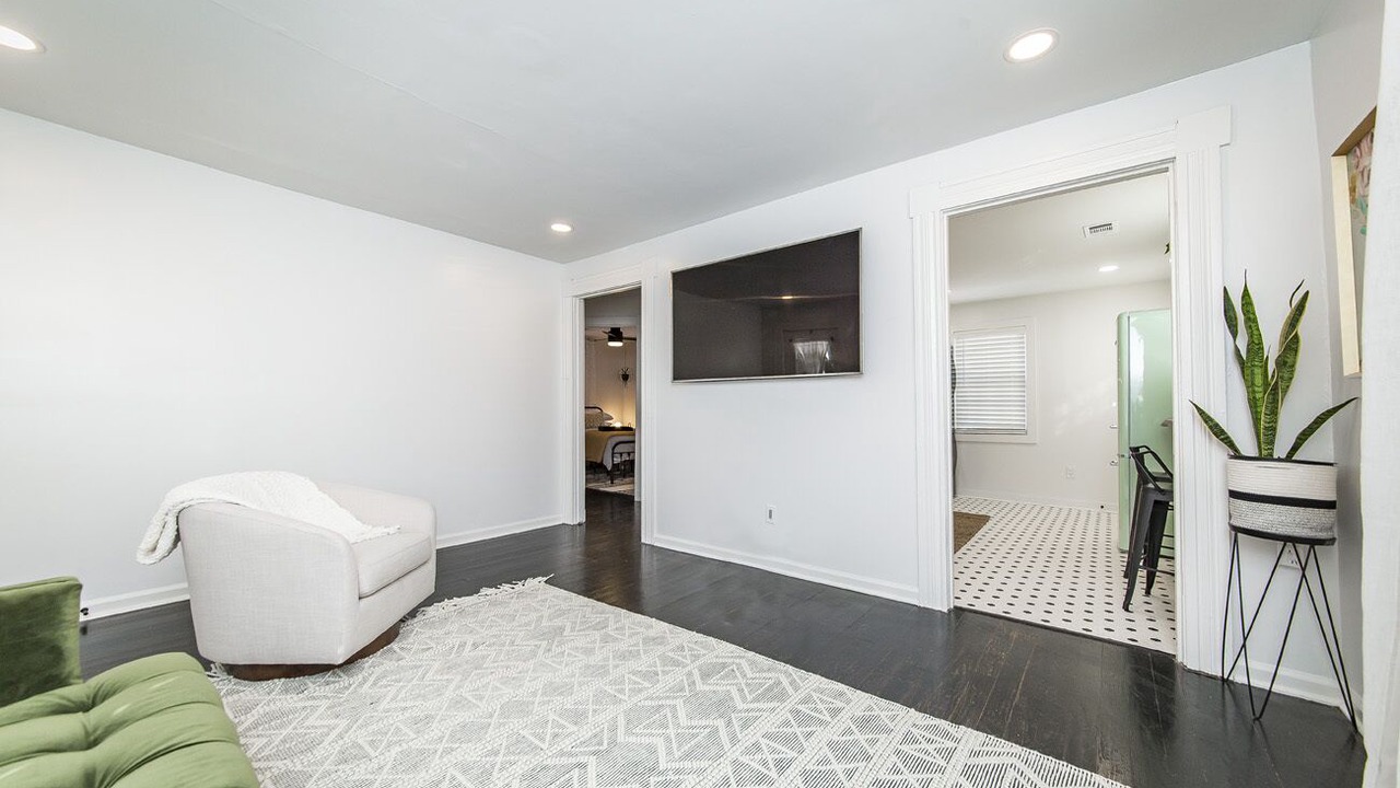 Photo of Livingroom in Capital View