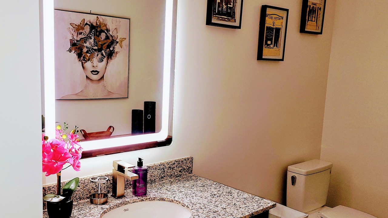 Photo of Bathroom in Cherry Street