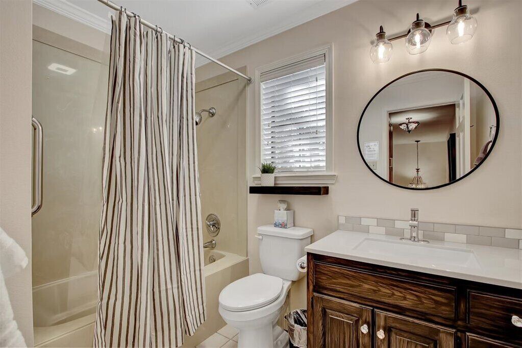 Photo of Bathroom in Lake Hamilton